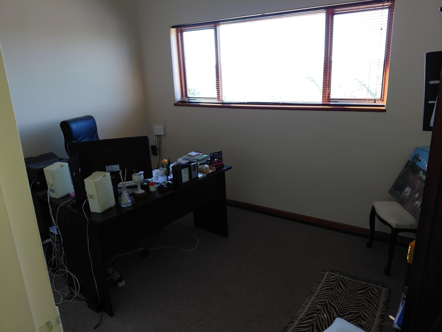 5 Bedroom Property for Sale in Heuwelkruin Eastern Cape
